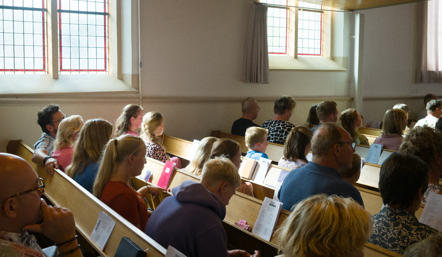 Kauwen in de kerkbank