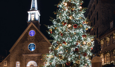 Waarom we kerst vieren op kerstavond: de oorsprong van de kerstnachtdienst