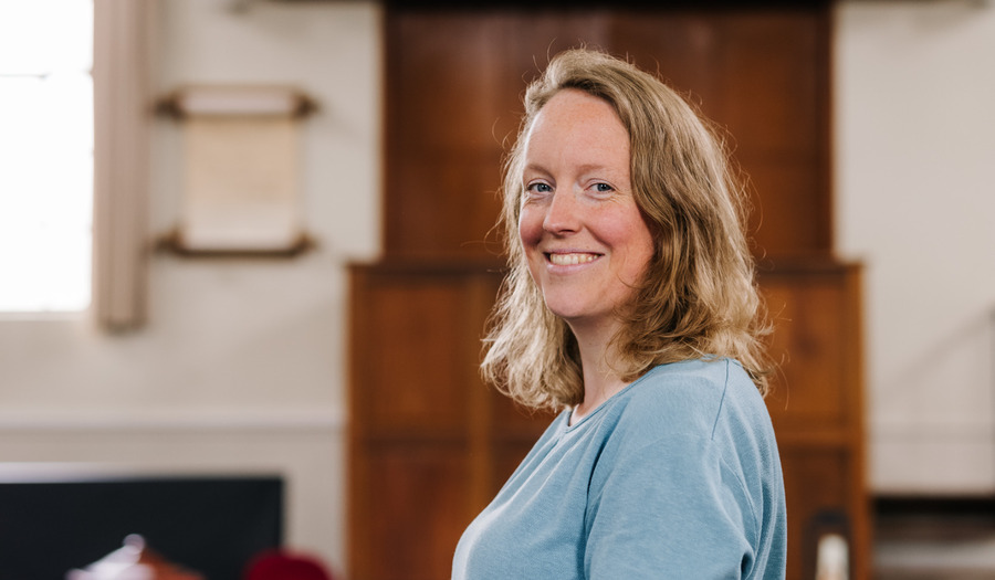 Column Gertine: Verf de kerk gewoon eens paars