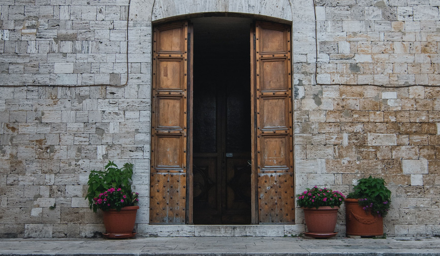 Column Elbert Smelt: 'Ik kan niet mét en niet zónder de kerk'