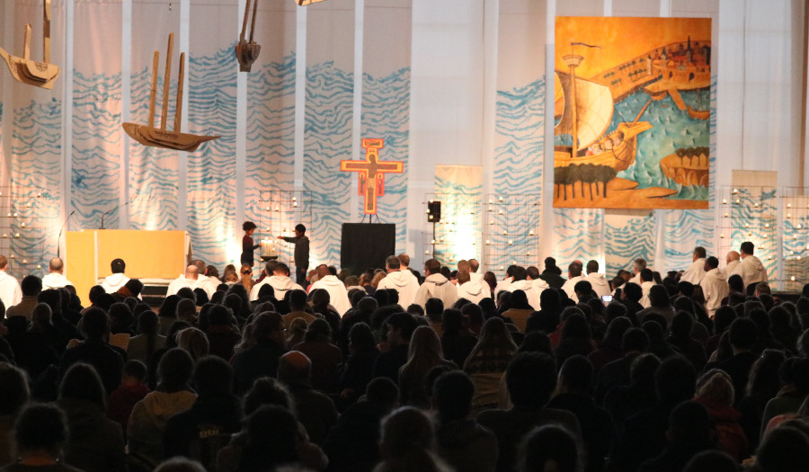 Tip: Jongerenontmoeting Taizé in Parijs