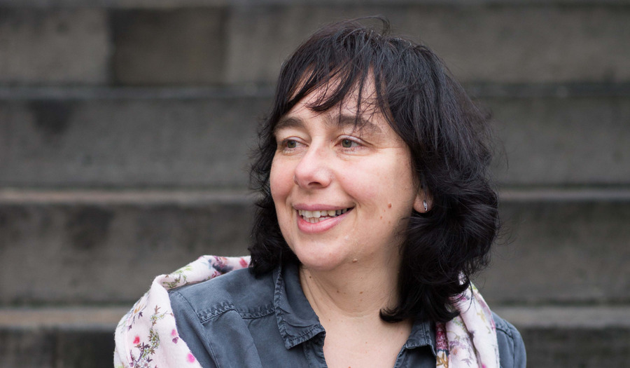 Column Esther: "Ga naar de kerk, daar houden ze van je" 