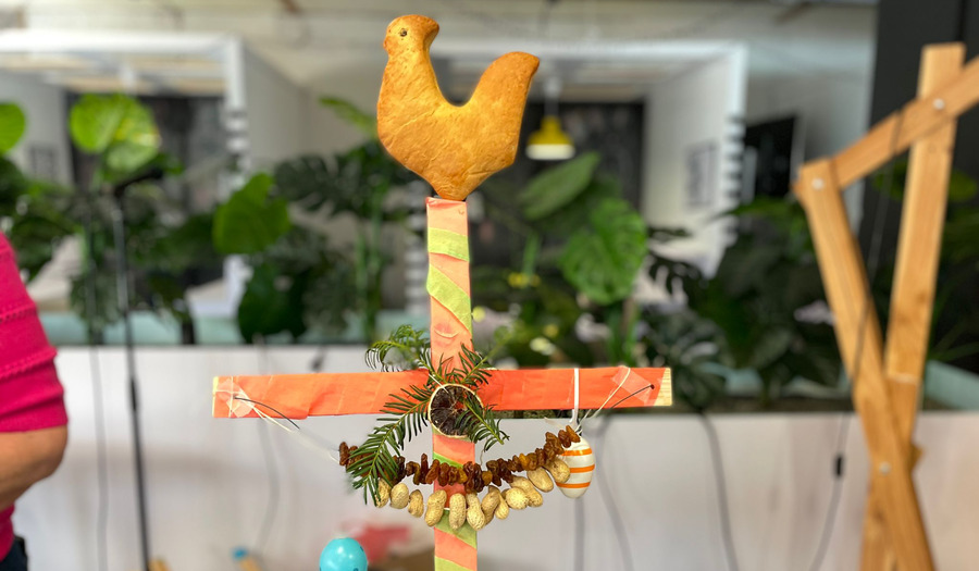 Hoe maak je een palmpasenstok? 