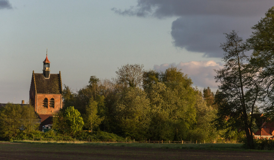 Ontdek Blauwestad en het Oldambt: fietsroute langs kerken en geschiedenis in Noordoost-Groningen