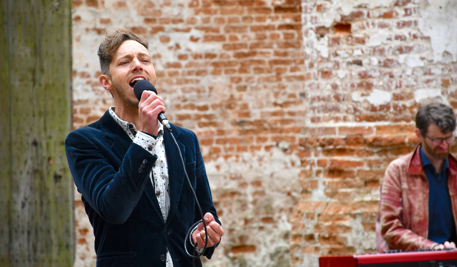 Lied 487: De Heer heeft mij gezien en onverwacht (+ bonusvideo)