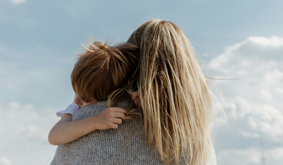 Gedicht over troost: lentebloesem, verse sneeuw