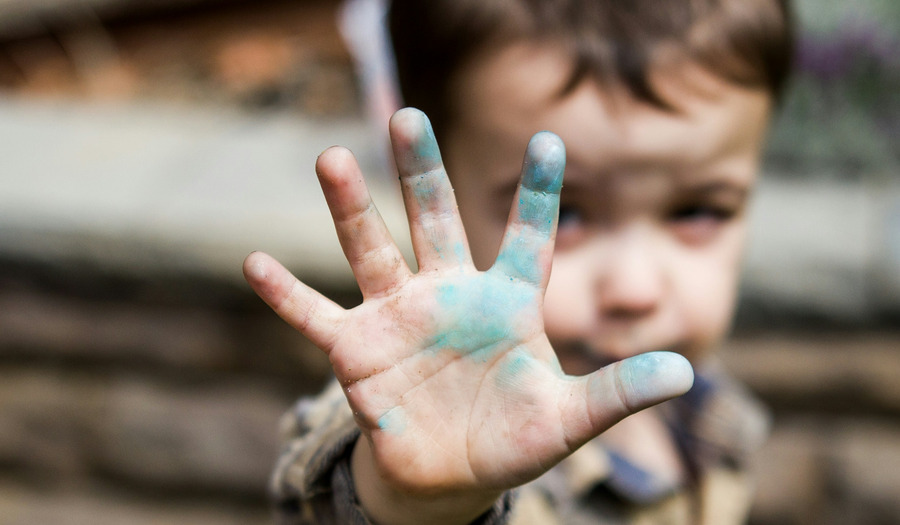 Video: Zo praat je met kinderen over Pasen [2 min + gespreksvragen]