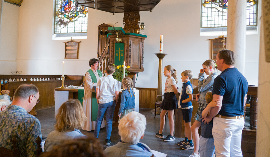 Van zondagsschool naar kliederkerk: hoe kinderen hun plek vinden in de kerk