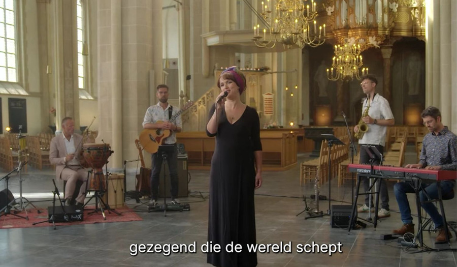 Lied 984: Gezegend die de wereld schept (+ tekst en video)
